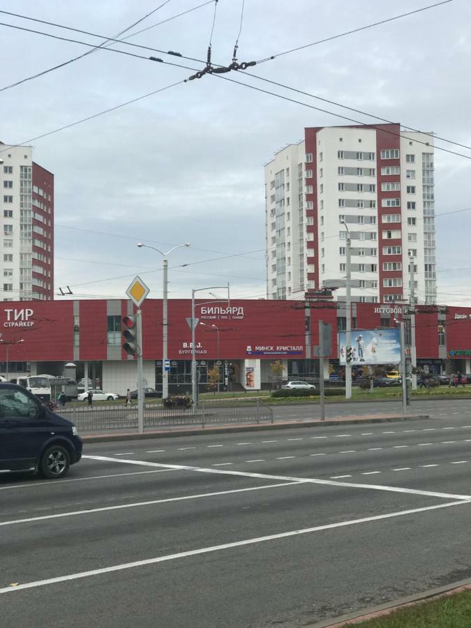Apartment On Metro Mihalova Minsk Exterior foto